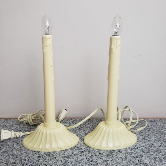 Lot of 2 Vintage MCM 9”‎ Christmas Window Electric Light Drip Candles - Picture 1 of 8